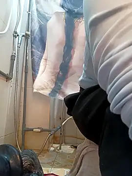 linhlinh xx87 online show from February 15, 1:32 pm