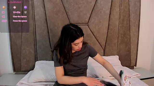 Isabela Colins online show from September 26, 12:14 pm