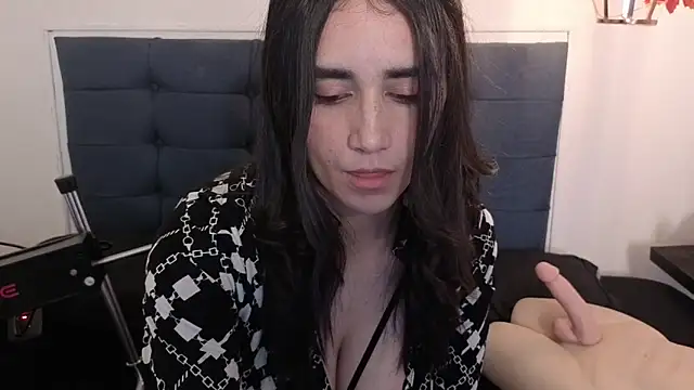 elowen halley1 online show from September 19, 7:13 pm