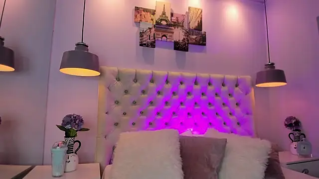 Snapshot of athziry_g chatting on September 18, 3:49 am athziry g online show from September 18, 3:49 am