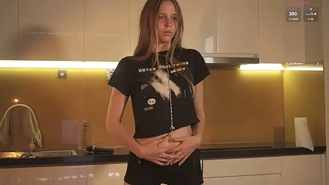 littlemolly11 online show from April 14, 2:33 am