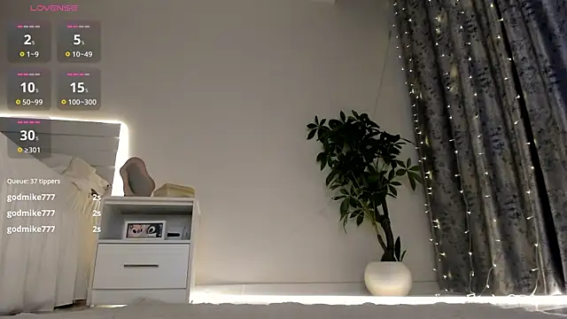 la kivi online show from June 29, 10:15 am