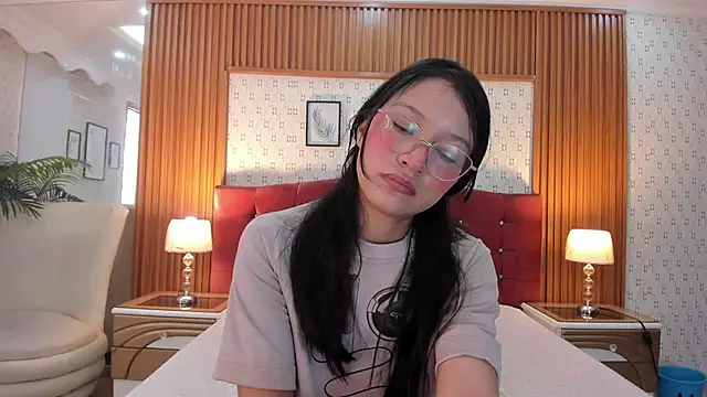 Sophie Calloway online show from September 20, 3:43 pm