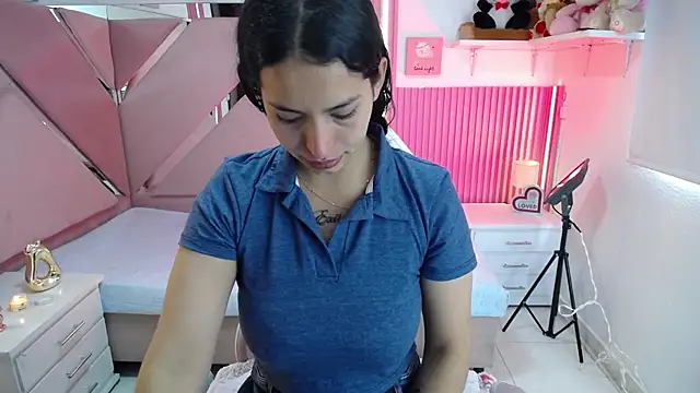 Mia garcia28 online show from May 11, 1:13 pm