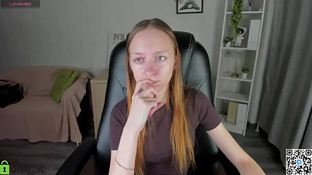 Mia E1fie online show from November 4, 10:09 am