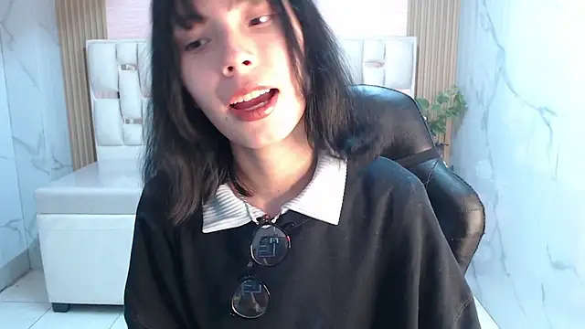 Snapshot of verana_s chatting on October 22, 3:22 am verana s online show from October 22, 3:22 am