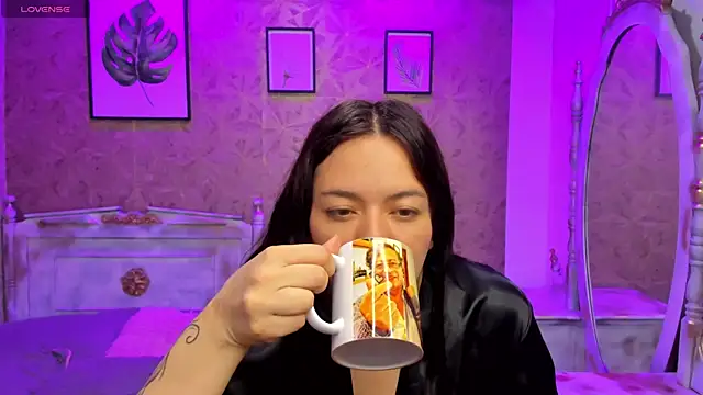 Dali collin online show from April 28, 12:20 pm