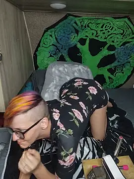 amymatthews92 online show from June 6, 10:38 pm