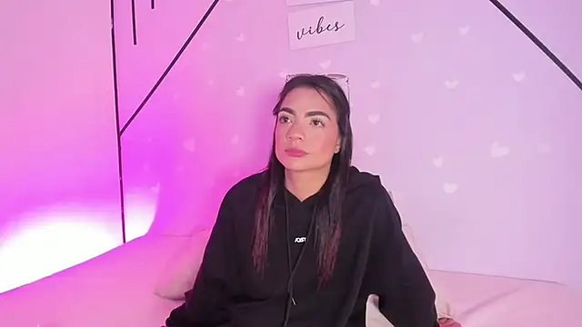 MiahCornell  online show from March 17, 8:24 pm