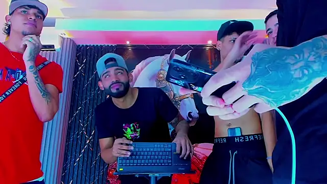 Snapshot of Dominic_Max_ chatting on September 15, 4:43 am Dominic Max  online show from September 15, 4:43 am