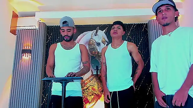 Snapshot of Dominic_Max_ chatting on October 28, 4:07 am Dominic Max  online show from October 28, 4:07 am