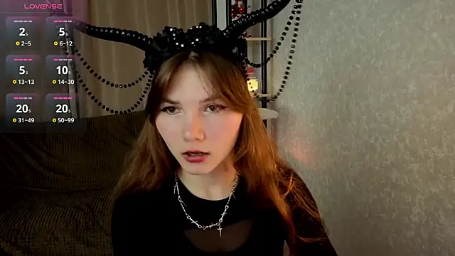 Snapshot of Nika_OMG chatting on October 31, 8:57 pm Nika OMG online show from October 31, 8:57 pm