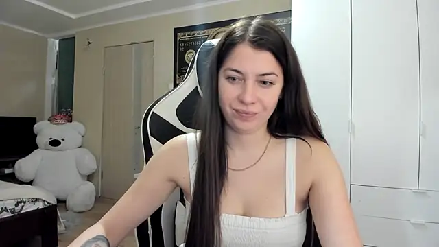 Snapshot of EmiLovsi chatting on October 12, 9:17 pm EmiLovsi online show from October 12, 9:17 pm