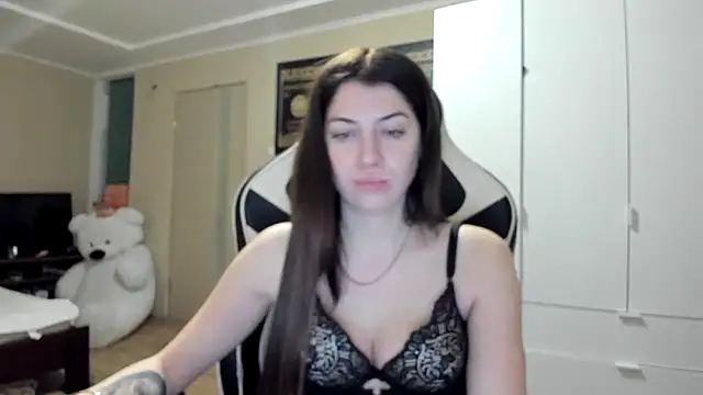 Snapshot of EmiLovsi chatting on December 14, 4:13 pm EmiLovsi online show from December 14, 4:13 pm