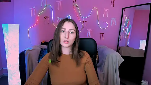 eva smiith  online show from March 11, 6:50 am