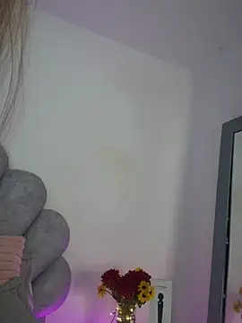 emma-conti2 online show from January 9, 6:12 pm