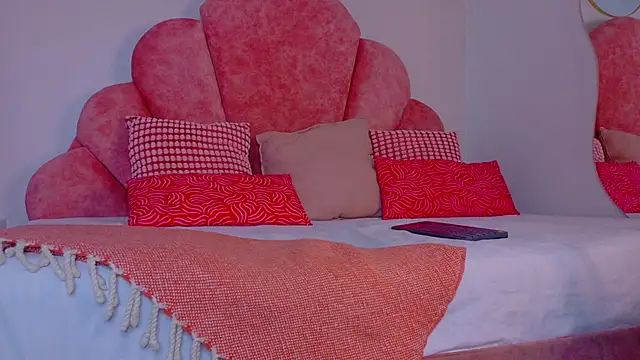 RiriiBrunette   online show from February 5, 8:01 pm