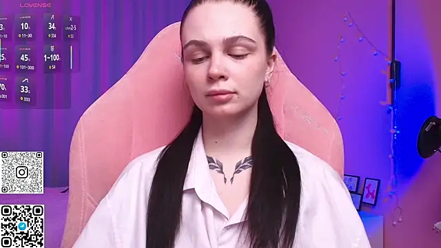 Michela Fruet online show from March 22, 1:11 am