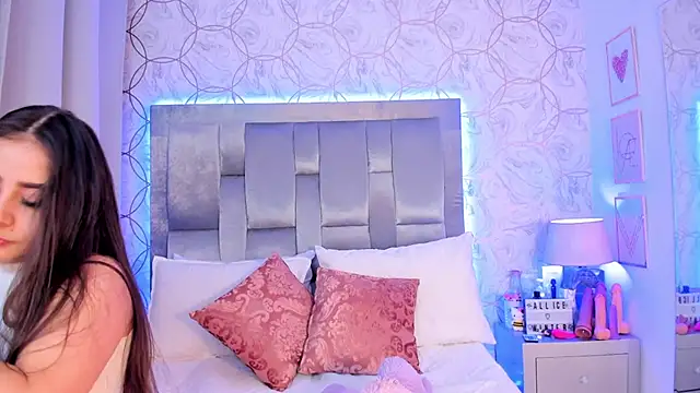 AlliceWinter online show from September 20, 3:10 pm