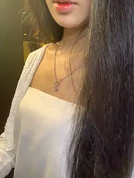 Nhinhi18 online show from April 28, 3:27 pm