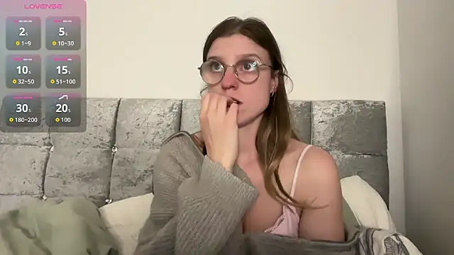 BustyKellyXXX online show from March 19, 8:02 pm