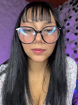 Maddy w online show from April 1, 3:40 am