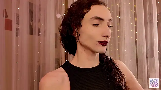 Queen of tease online show from November 18, 9:05 pm