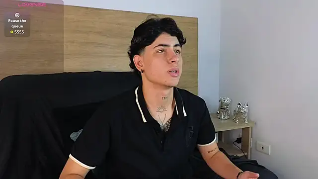 Snapshot of Stiven_Benet_ chatting on September 13, 11:51 am Stiven Benet online show from September 13, 11:51 am