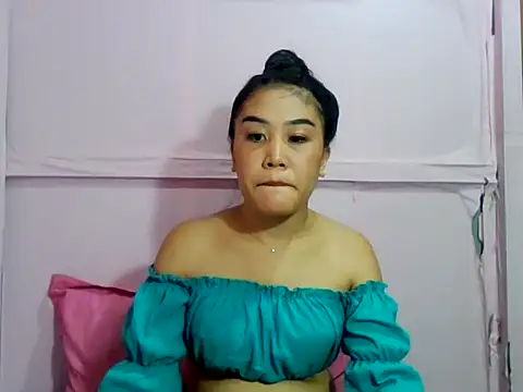 YourWildestDoll online show from April 21, 2:51 am