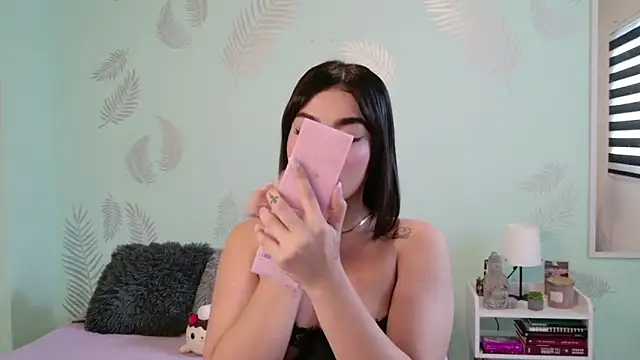 DulceDuarte online show from April 11, 8:01 pm