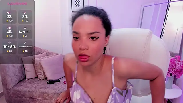 Snapshot of Ayshel_cooperr chatting on September 18, 11:14 pm Ayshel cooperr online show from September 18, 11:14 pm
