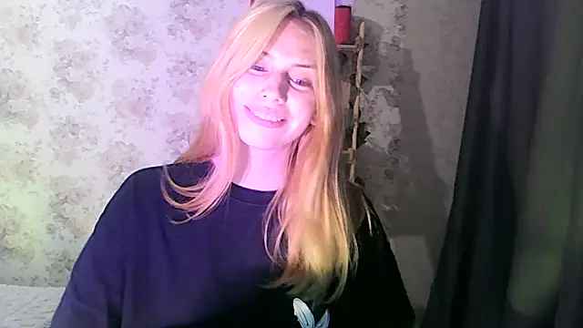 ClaireLaSweet online show from September 23, 2:15 pm