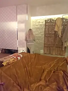 misstitmouseofficial online show from November 7, 6:02 pm