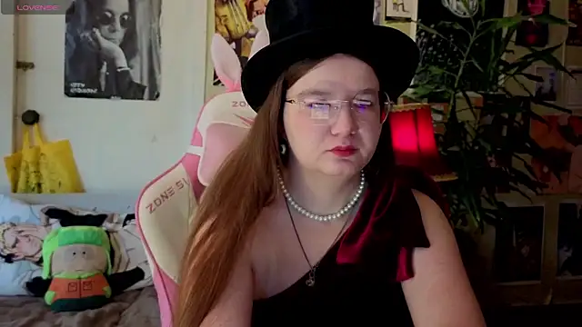 Snapshot of Sienna-Cow chatting on September 26, 11:19 am Sienna-Cow online show from September 26, 11:19 am