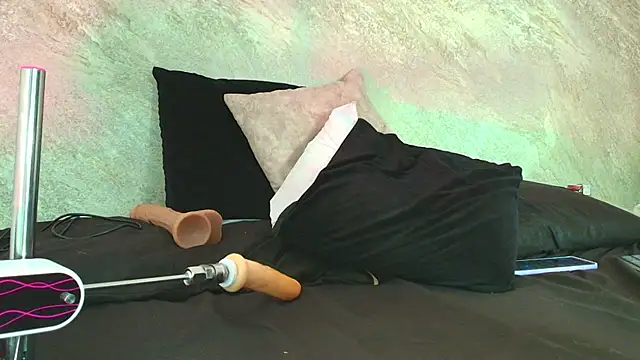 Dixie grey1 online show from October 11, 2:42 pm