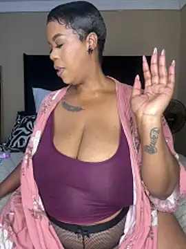 THICKBUNNYCHICKxxx online show from December 4, 7:25 pm