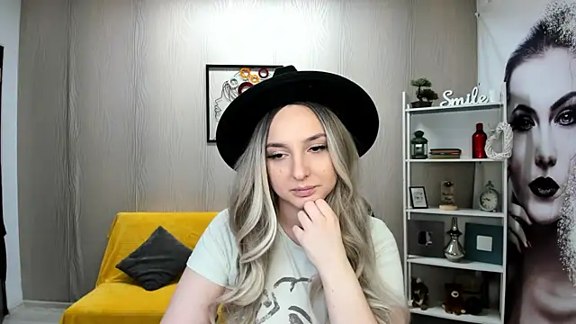 JaquelinLaurent online show from September 30, 6:46 pm