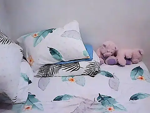 Sweetyummybabygirl online show from June 15, 2:34 am