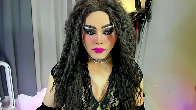 MagnaCumLoader17 online show from November 23, 10:00 pm