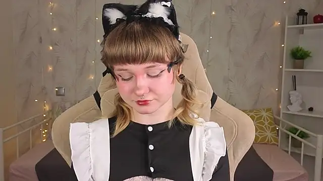 Tori Cutie online show from June 3, 12:12 am