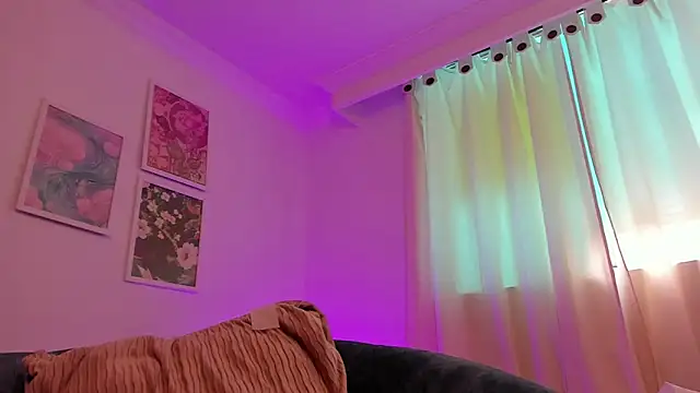 canelleGarces online show from February 23, 7:13 pm