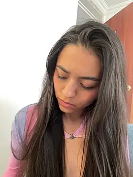 canelleGarces online show from May 17, 7:02 pm