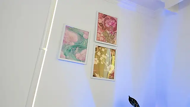 canelleGarces online show from November 18, 5:25 pm