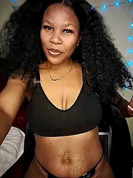 Seductive Yellow Titties online show from March 17, 11:14 am