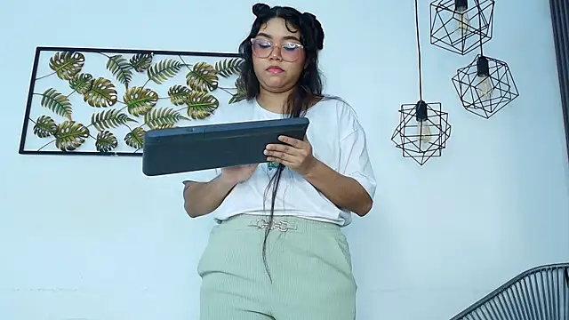 shanon marel online show from November 10, 1:39 pm