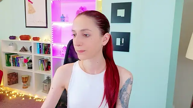 Julia Jae online show from June 15, 7:08 am