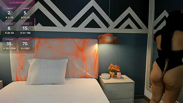 EmilyZahar online show from October 16, 12:08 pm