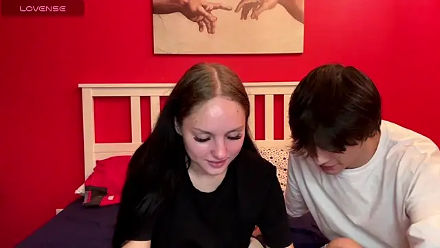 flowerscouple online show from September 30, 4:07 am