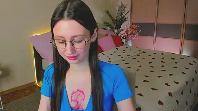 YourLovellyStory online show from April 20, 12:41 pm