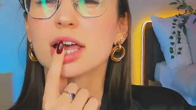 YourLovellyStory online show from September 21, 5:44 pm